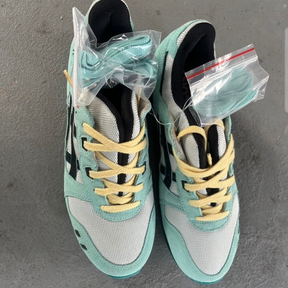 Asics Gel Lyte III Mint Blue with Yellow Accents - Picture 6 of 7